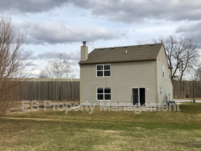 Building Photo - 5390 Lakeside Manor Dr