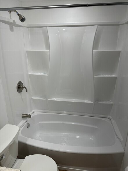 Building Photo - 292 Rumbold Ave