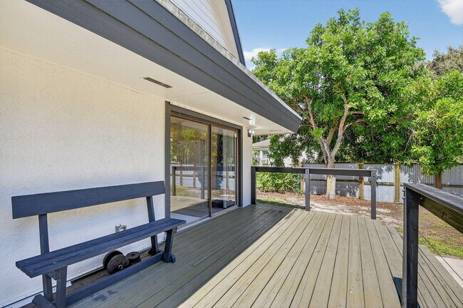Building Photo - 3532 Coconut Rd