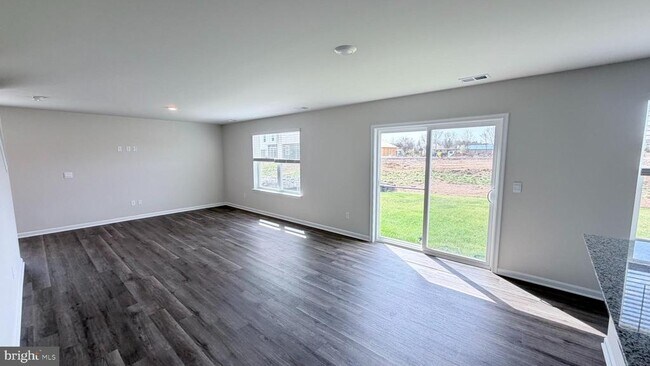 Building Photo - 107 Dinges St