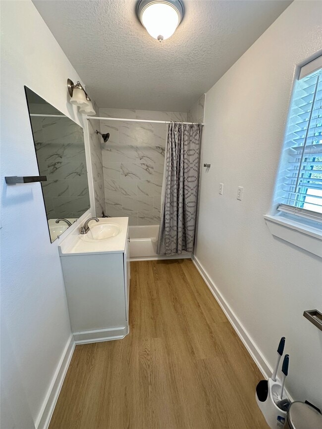 Building Photo - 305 Miles Rd