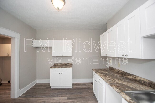 Building Photo - 1543 E Ohio St