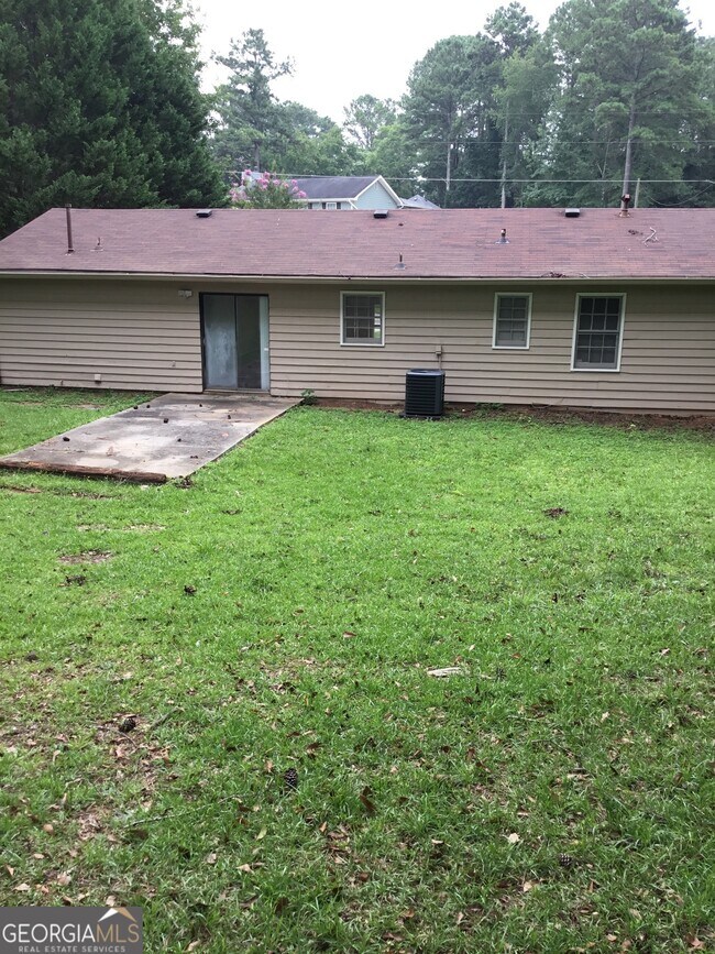 Building Photo - 2819 Bay Leaf Dr SE