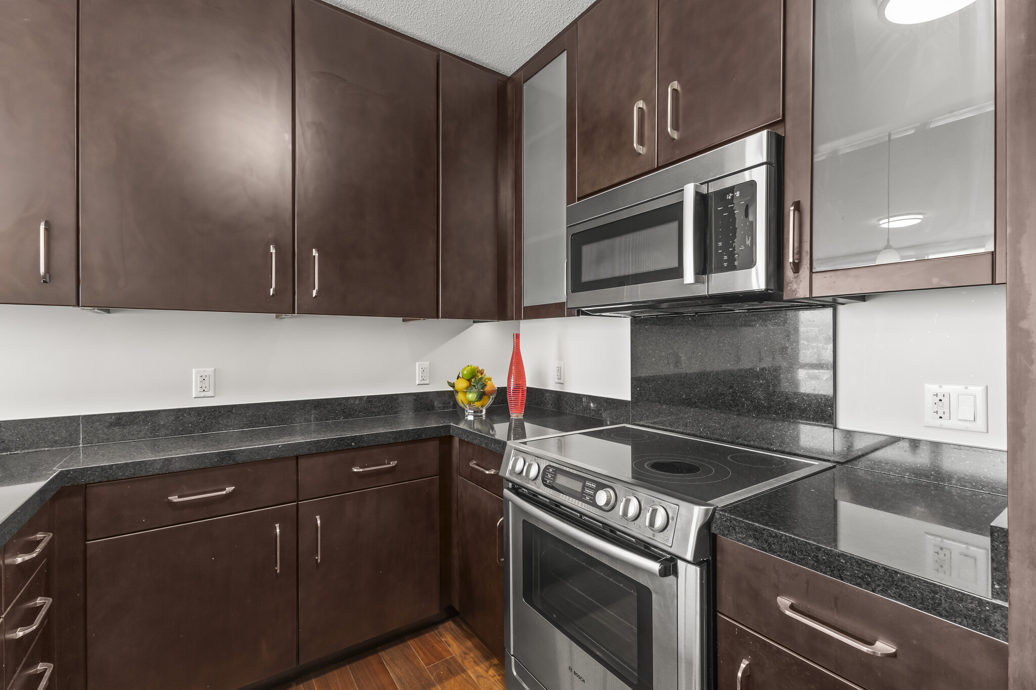 Building Photo - 1189 Waimanu St