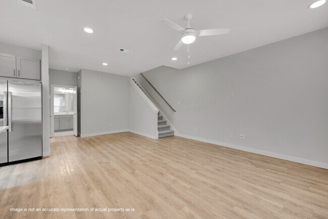 Building Photo - 2402 Eaton St