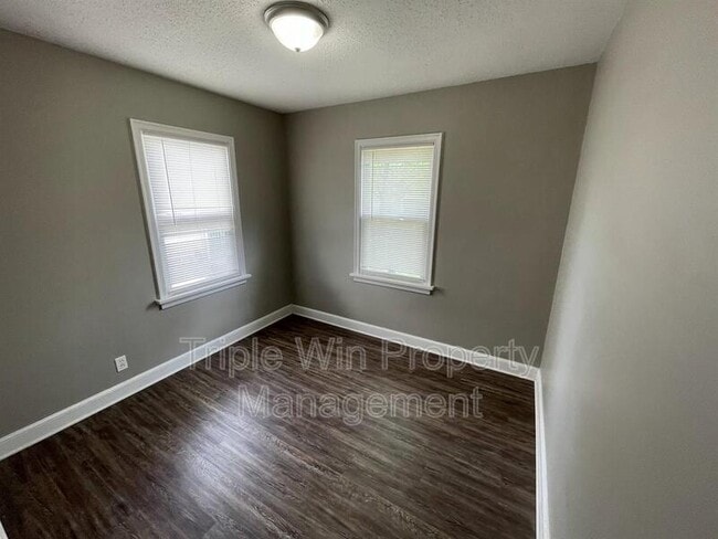 Building Photo - 1629 Talisman Ln