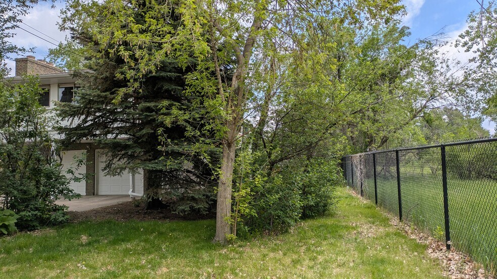 Building Photo - 8820 W 32nd Ave