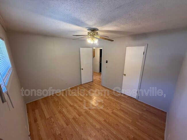 Building Photo - 133 C Pleasant Drive