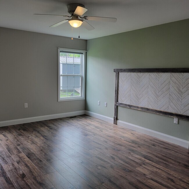 Building Photo - 27 Patrick Dr