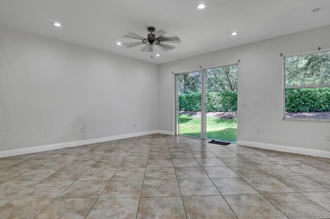Building Photo - 10585 Cocobolo Way