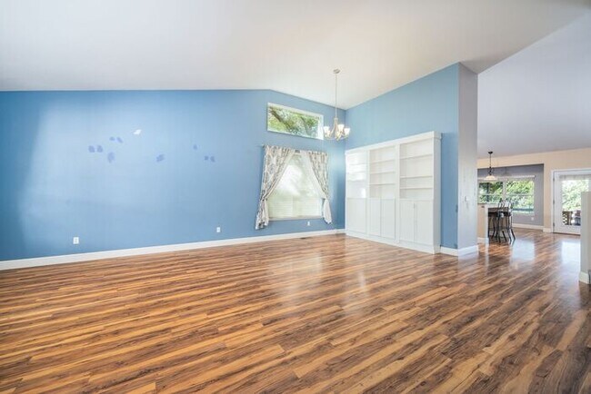 Building Photo - Welcome to this STUNNING 4-bedroom, 2.5-ba...
