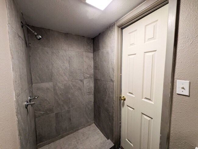 Building Photo - 3885 Park St