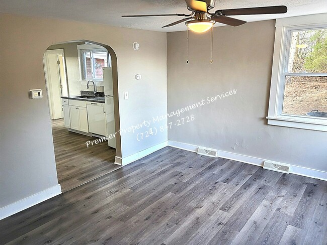 Building Photo - 1390 Barclay Hill Rd