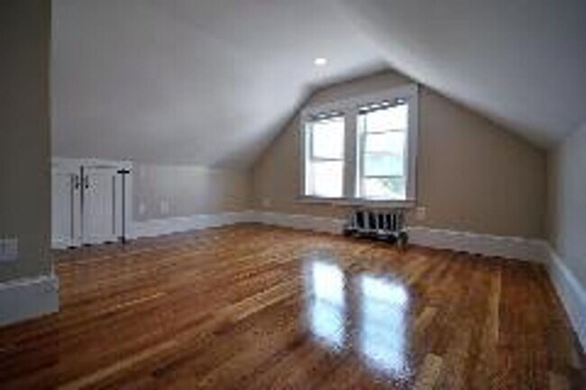 Building Photo - AVAILABLE SEPTEMBER 1ST - Huge, Beautiful, Fully Renovated Brighton / Oak Sq 4 Bed/2 bath.  NO BR...