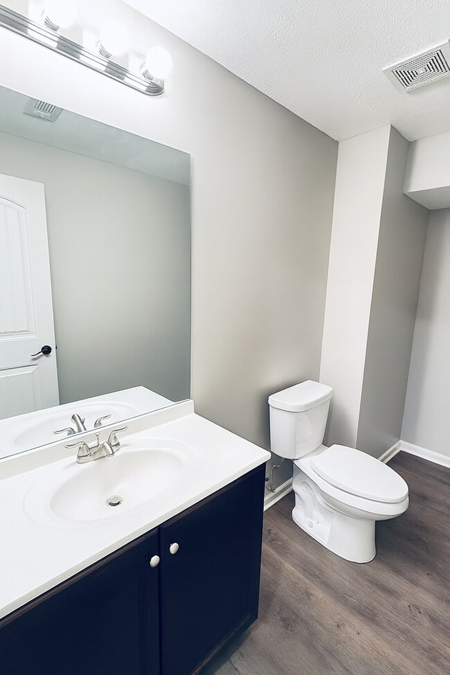 Building Photo - Serrano Townhomes - $100 off er month for 12 months - ask me how!