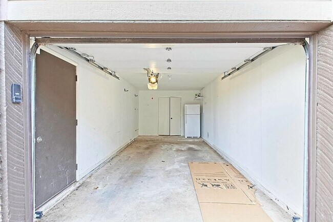 Building Photo - 4800 Northway Dr