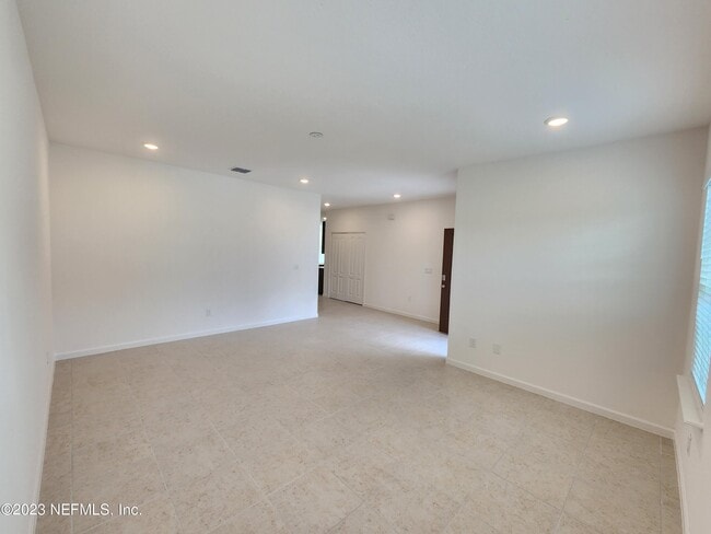 Building Photo - 3256 Crocus Ln