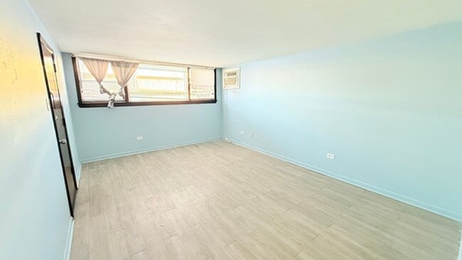 Building Photo - 15020 Woodlawn Ave