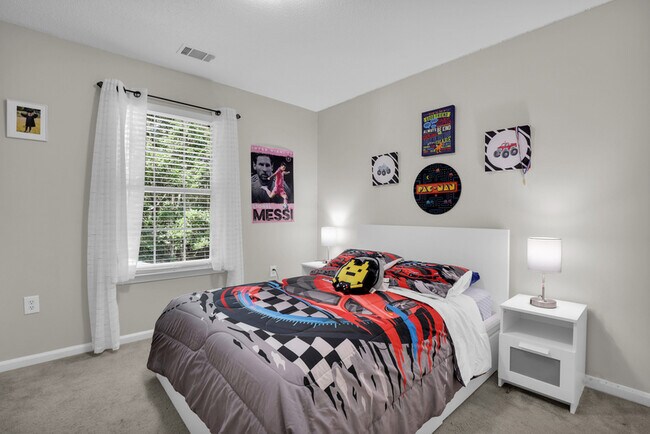 Building Photo - 136 Meadowside Ln