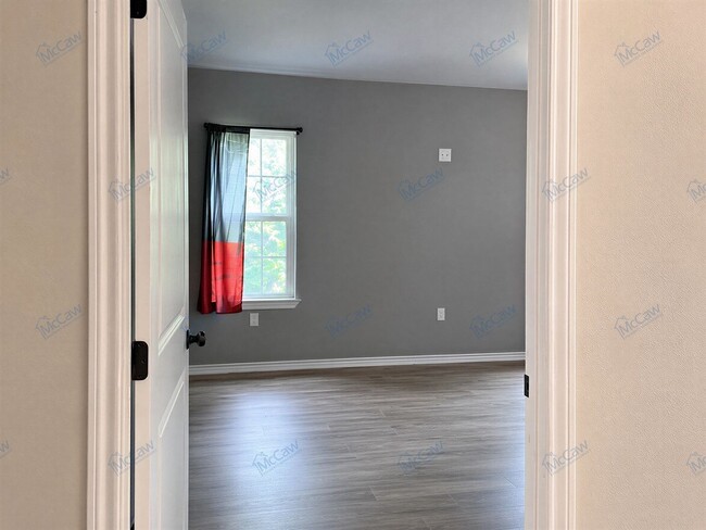 Building Photo - 400 N Ave A