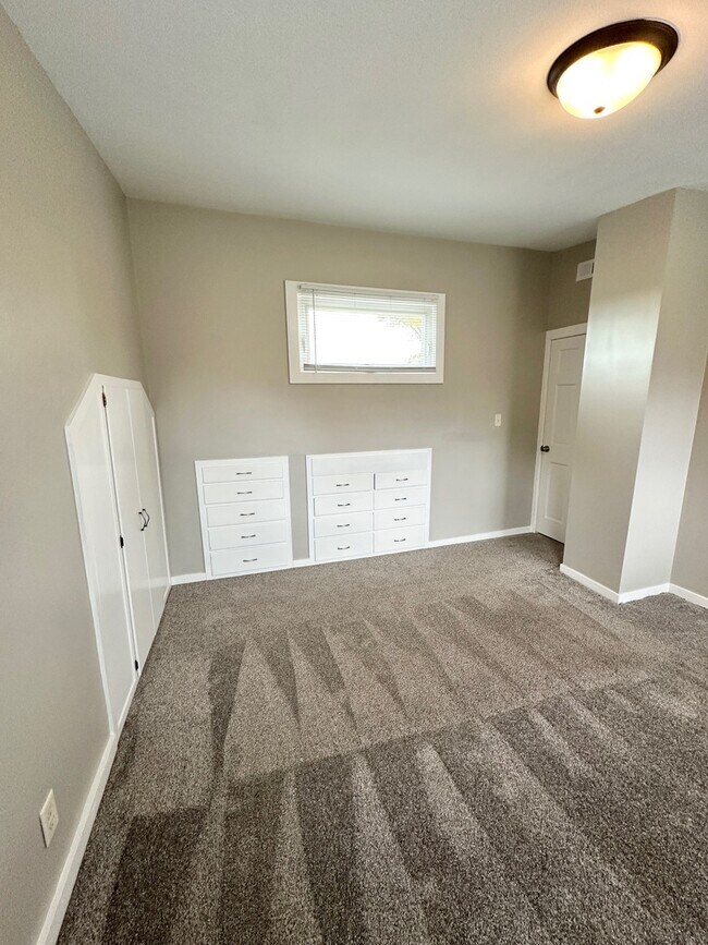 Building Photo - 11408 IL-120