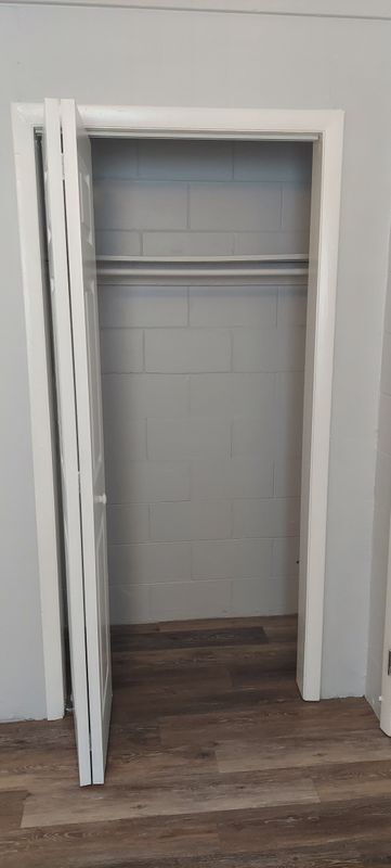 Building Photo - 2070 Avocado Ave