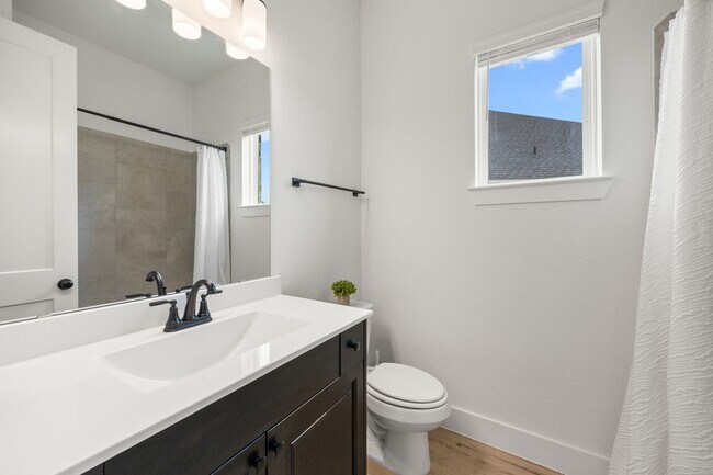 Building Photo - 3225 Isabella Fls Dr