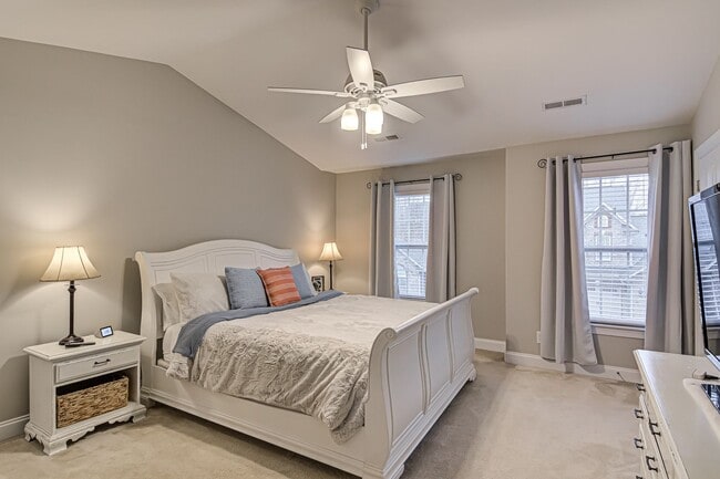 Building Photo - Fully Furnished 3BR/2.5BA Townhome – Private Community – Available 12/5