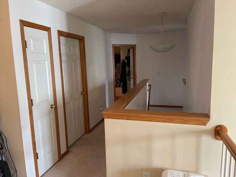 Building Photo - 1725 Countryside Dr