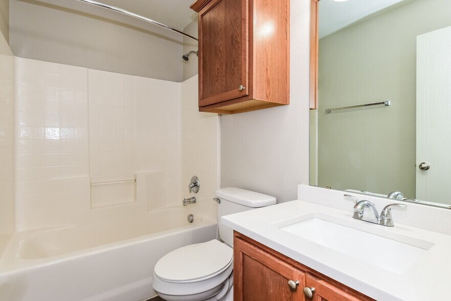 Building Photo - 1328 Riviera Dr