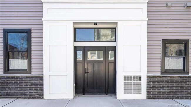 Building Photo - 77 Whiting St