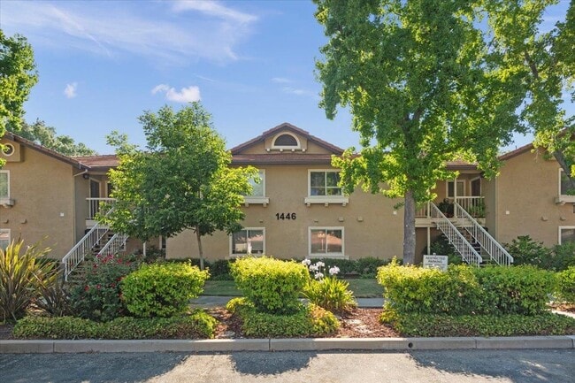 Building Photo - 1446 Chateau Common