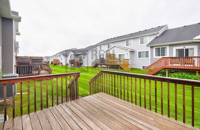 Building Photo - 9654 Turnpoint Dr