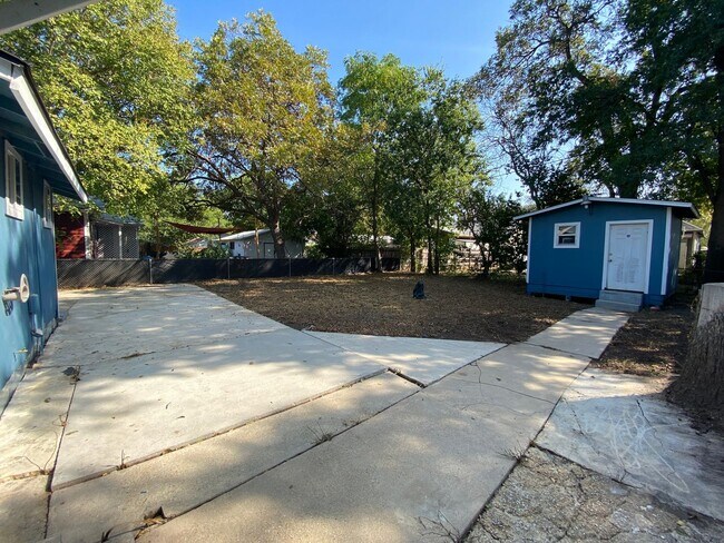 Building Photo - FALL INTO A NEW HOME WITH OUR MOVE-IN SPEC...