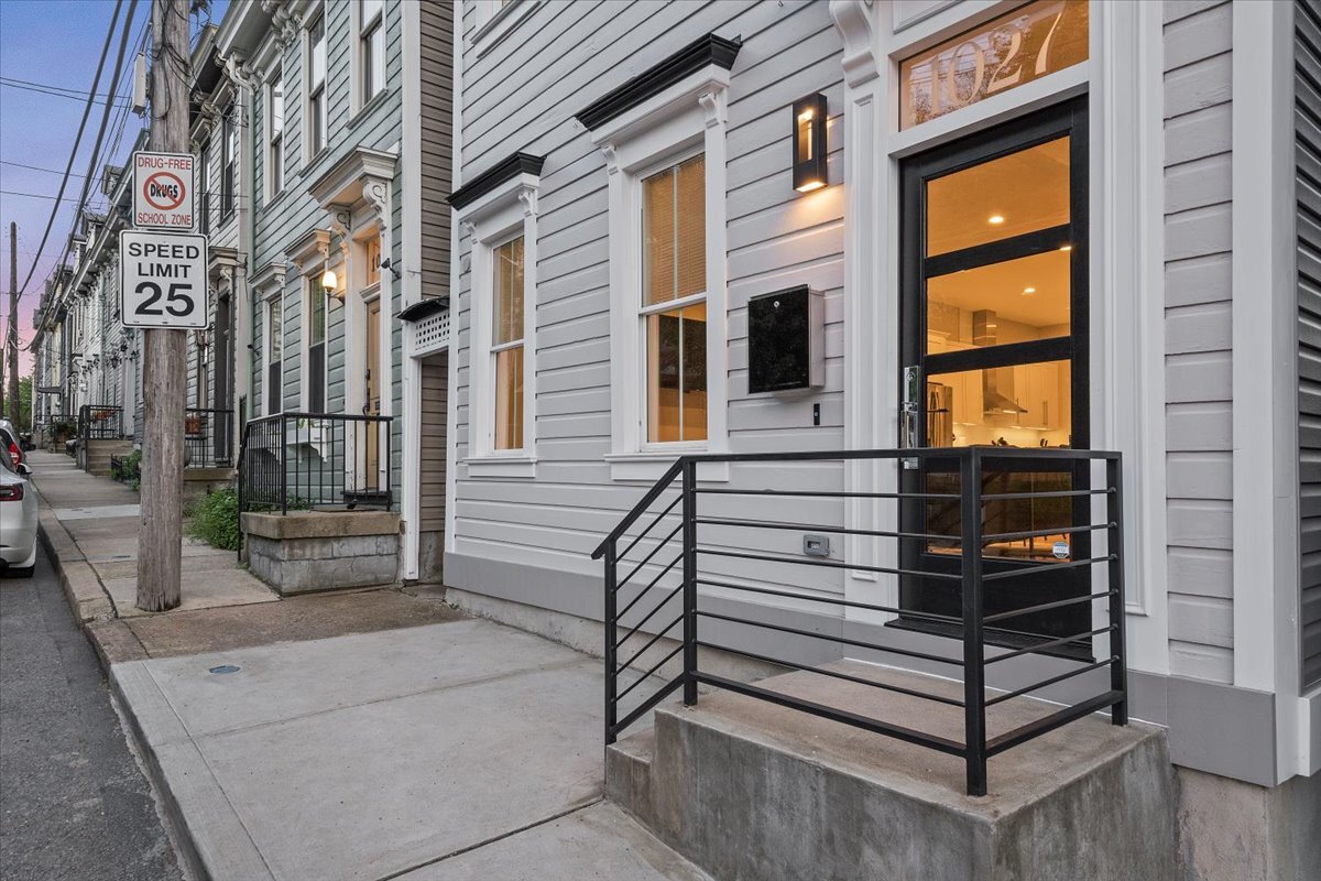 Building Photo - 1027 Vinial St