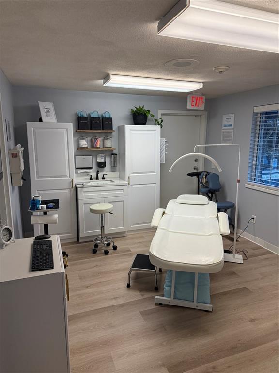 Building Photo - 990 Main St