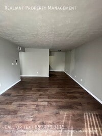 Building Photo - 1281 Village Dr
