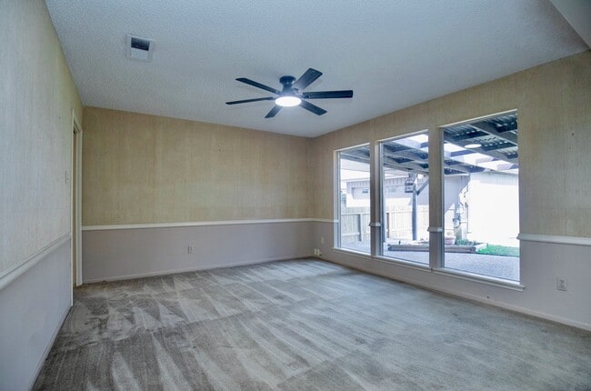 Building Photo - 3903 Kiamesha Dr