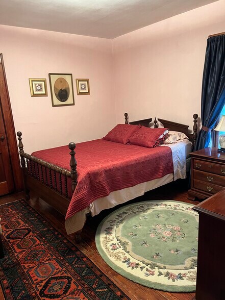 Front Bedroom - 719 W 2nd St