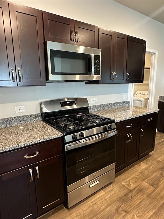 Building Photo - 611 Running Creek Dr