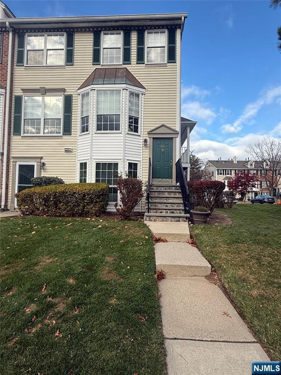 Building Photo - 686 Plum Terrace