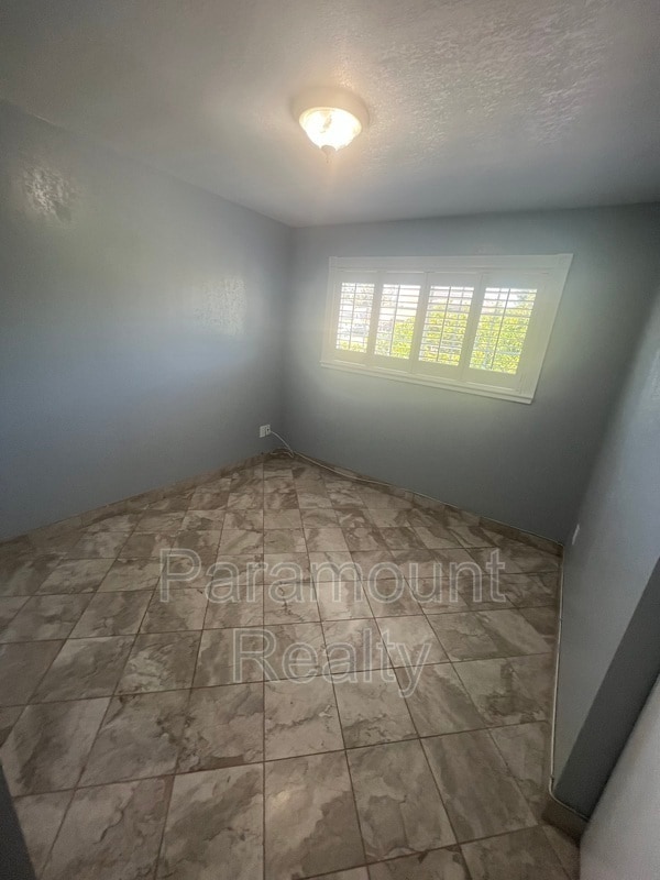 Building Photo - 974 Coral Dr