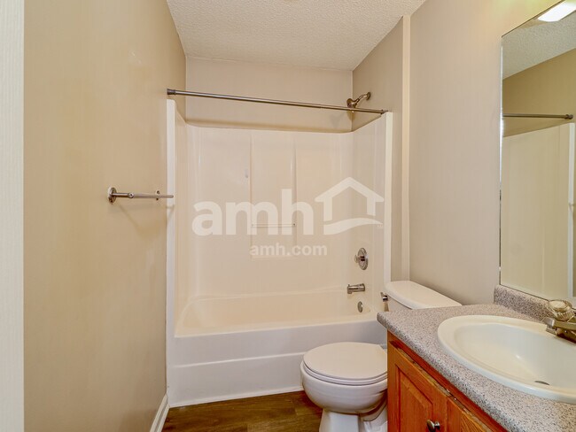 Building Photo - 154 Jamestown Dr