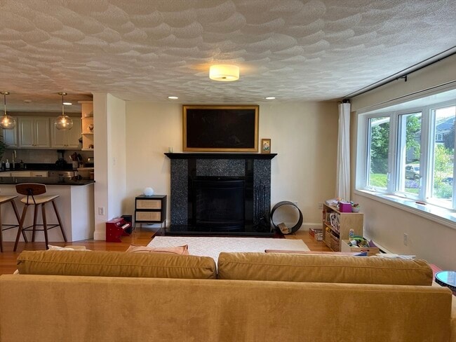 Building Photo - 11 Garrison Rd