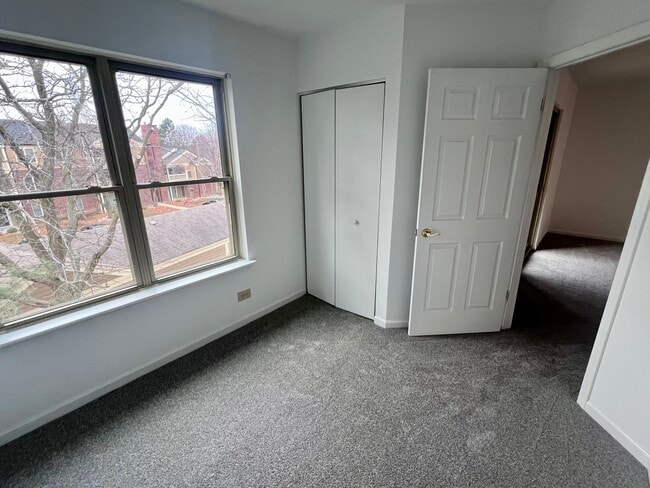 Building Photo - 120 Glengarry Dr