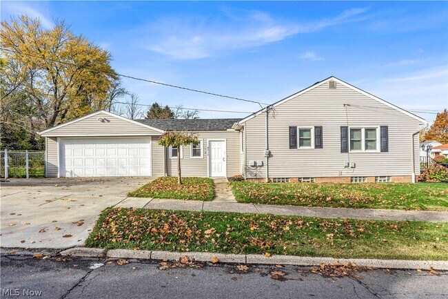 Building Photo - 9716 Alexander Rd