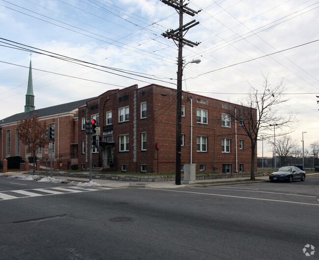 615 Alabama Ave SE 615 Alabama Ave SE Washington DC 20032 Apartment