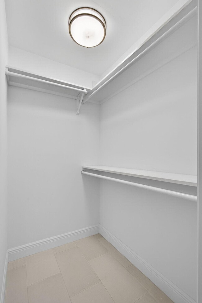 Building Photo - 259 Old Meadow Way