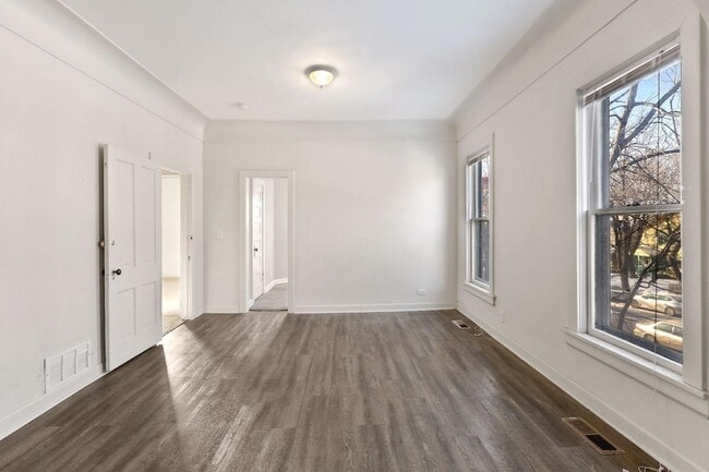 Building Photo - 2617 2nd Ave S