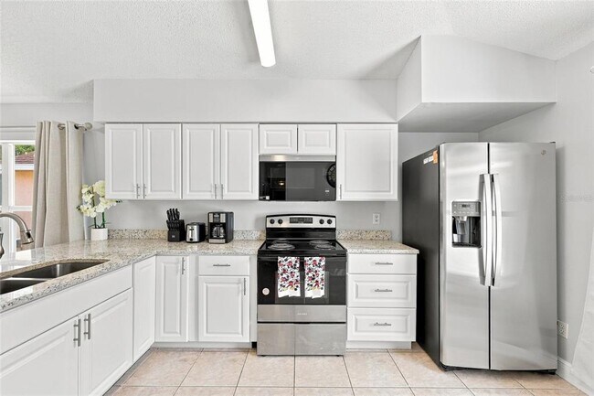 Building Photo - 2537 Chatham Cir